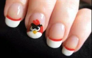 Asa iti faci manichiura tenis si Angry Birds – VIDEO
