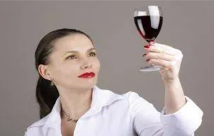 Ne putem ingrasa si de la alcool! Afla cum