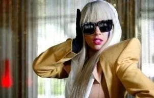 Lady Gaga, extravaganta chiar si atunci cand e imbracata normal!