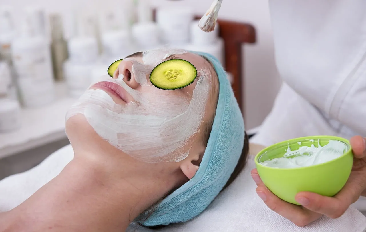 4 maști cu fructe pentru un ten irezistibil