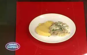 Ciulama de aripioare de pui cu ciuperci si mamaliguta