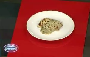Clatite umplute cu pui si legume si sos gorgonzola
