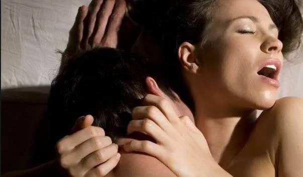 De ce au femeile orgasm? 3 teorii dezbatute in studii