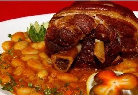 Traditional de 1 decembrie: Celebrul CIOLAN CU FASOLE in cea mai savuroasa varianta