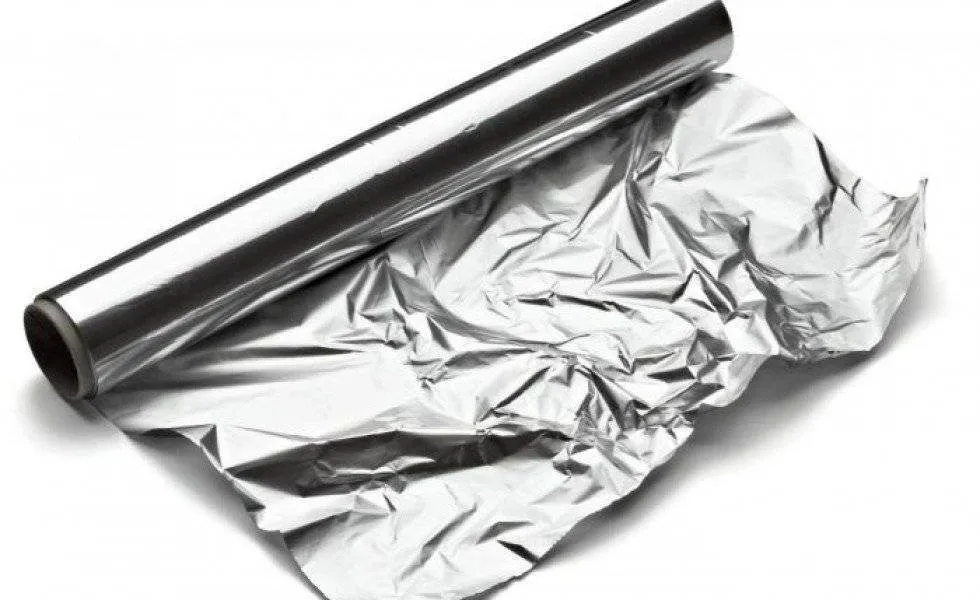 AVERTISMENTUL medicilor. De ce trebuie sa renunti la folia de ALUMINIU
