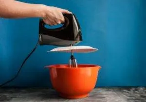 6967560-LL_HM_paper-plate-mixer-620x433-1475127236-650-a37c127499-1484824499