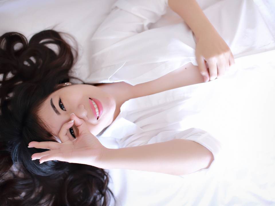 Metode simple prin care iti poti pastra hainele albe imaculate