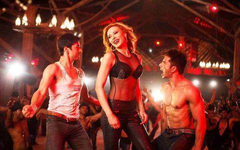 iulia-vantur-danseaza-ca-la-bollywood-vineri-de-la-16-00-la-ldquo-idoli-la-maruta-rdquo_size23