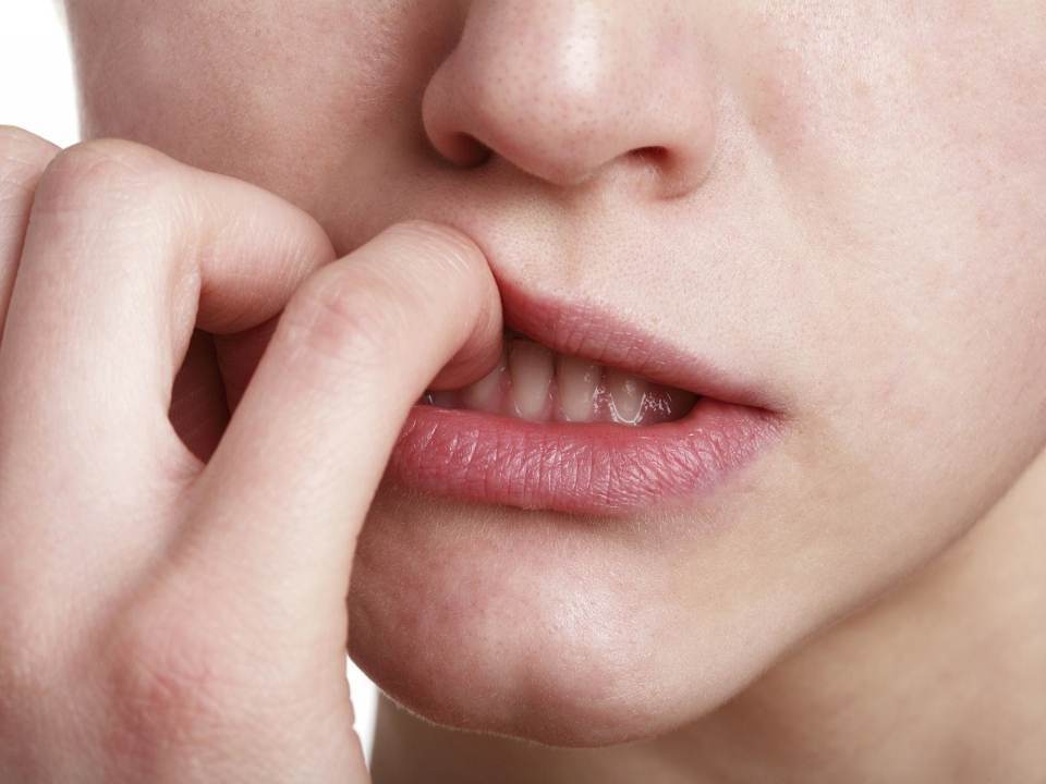 Cat de rau este sa iti rozi unghiile?