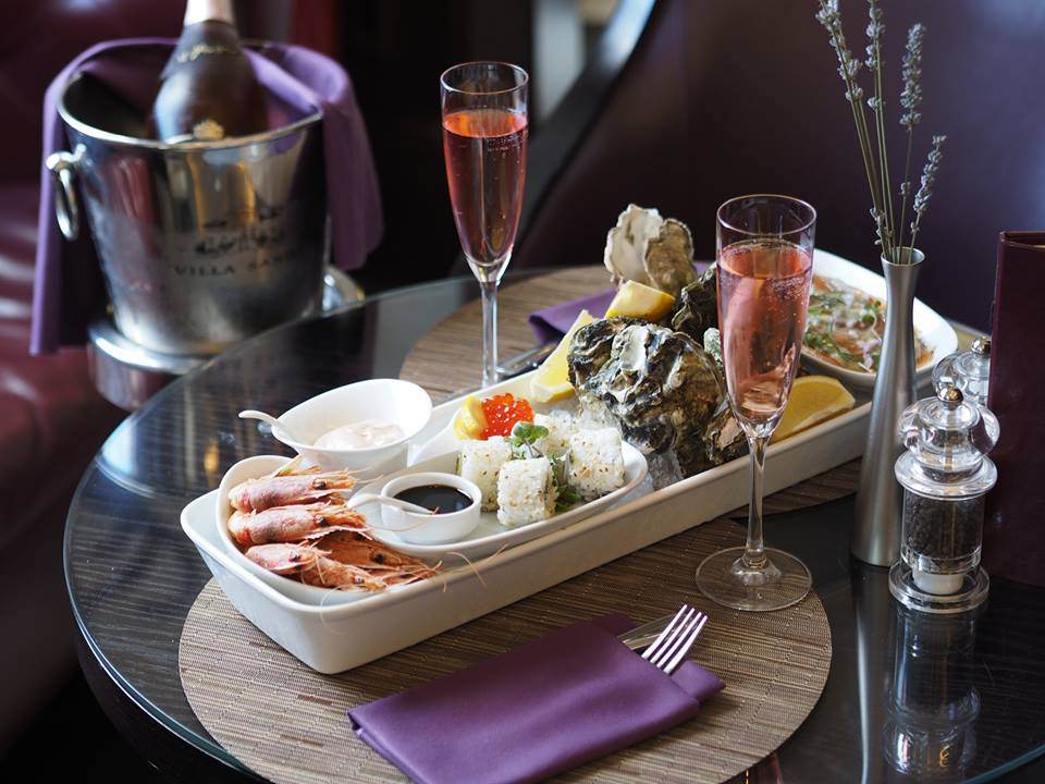 Trucuri folosite de chelneri pe care majoritatea oamenilor nu le observa