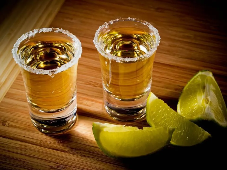 Diferite feluri de a folosi tequila pentru infrumusetare