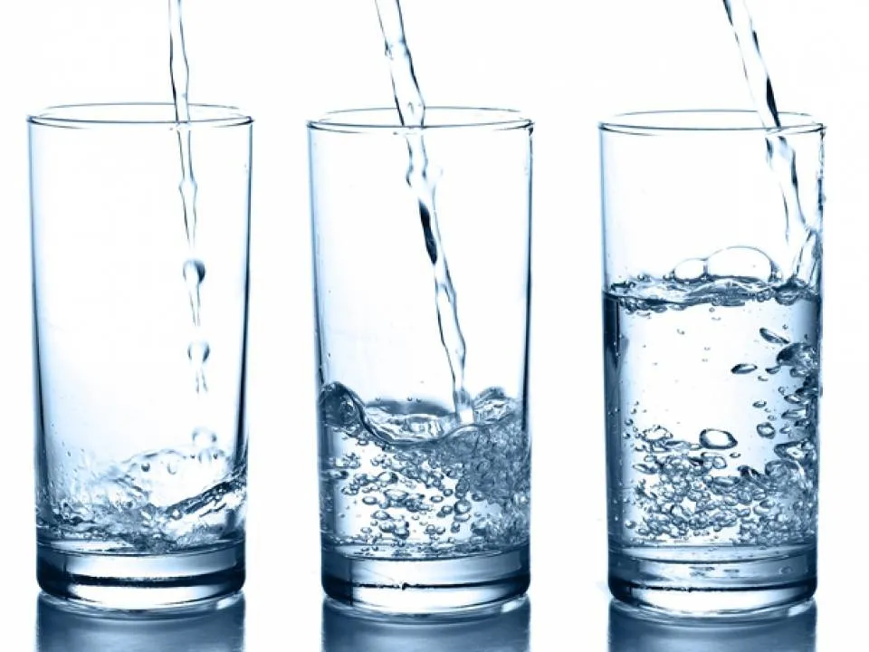 Ce fel de apa trebuie sa bei pentru a accelera metabolismul, calda sau rece?