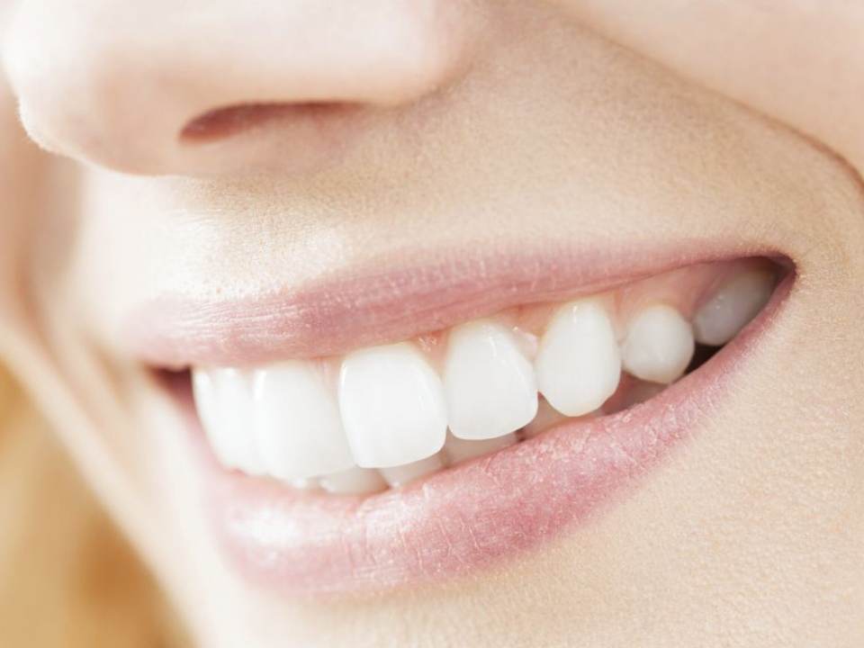 Te dor gingiile? Iata cateva remedii