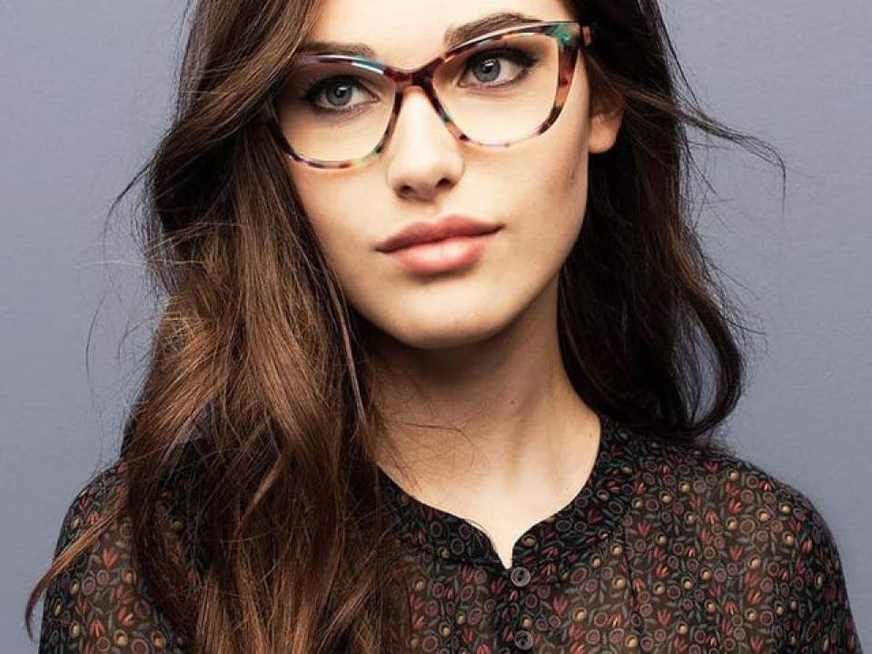 Cum sa iti alegi ochelarii de vedere pentru forma fetei tale - Lyla.ro