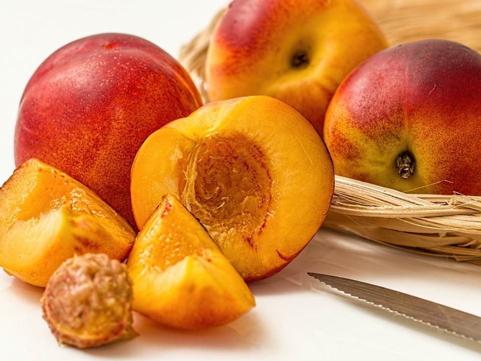 Tine glicemia sub control cu ajutorul acestui smoothie cu piersici