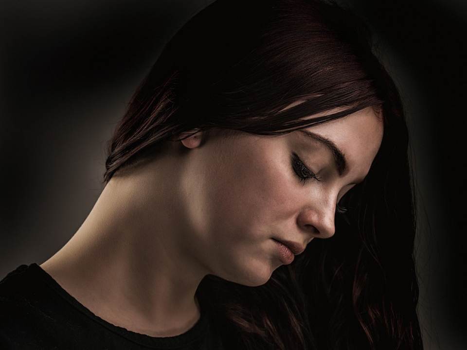 Cum să faci față singurătății și sentimentului de izolare?