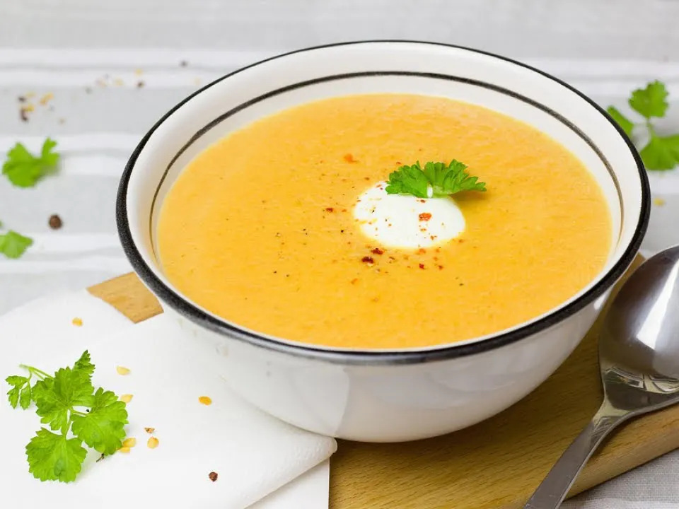 Cum sa tii la distanta raceala si gripa cu ajutorul unei supe! Ingredientele pe care e musai sa le folosesti