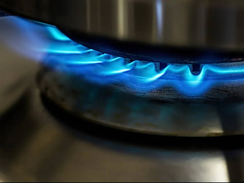 Renunta sa mai gatesti in aceste vase! Sunt cele mai periculoase pentru sanatate