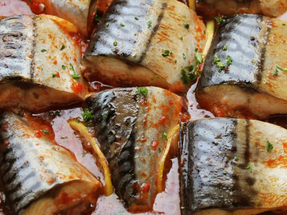 Simplu si rapid de gatit! File de macrou cu legume, un preparat delicios