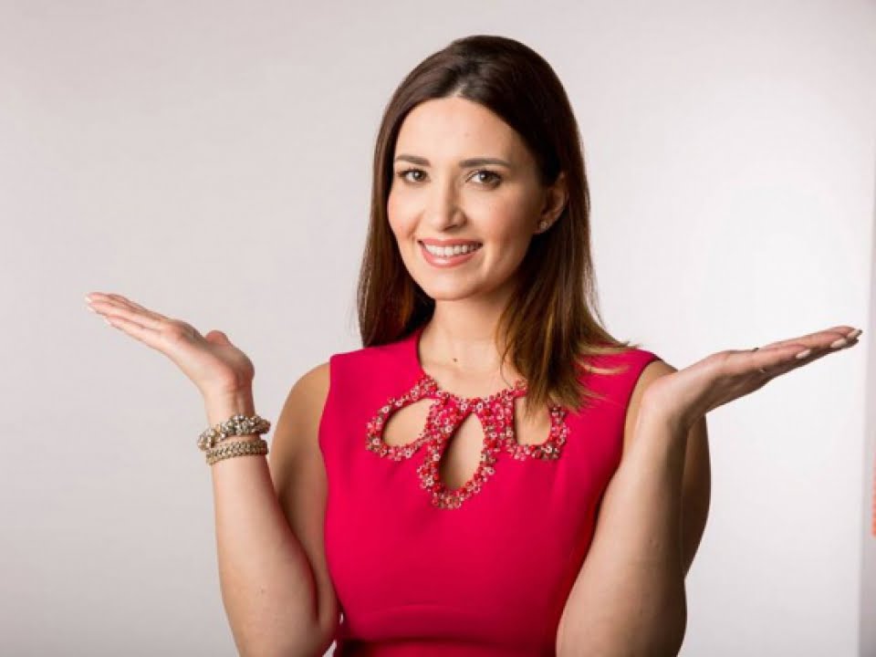 A nascut in urma cu doua saptamani si a slabit deja sapte kilograme! Secretul siluetei Elei Craciun: ”Nu ma grabesc sa tin vreo dieta!”