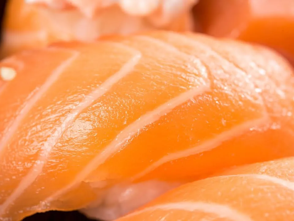 Un preparat delicios, pe care e musai sa-l incerci! Somon cu portocale si macris, ideal pentru zilele in care esti la dieta