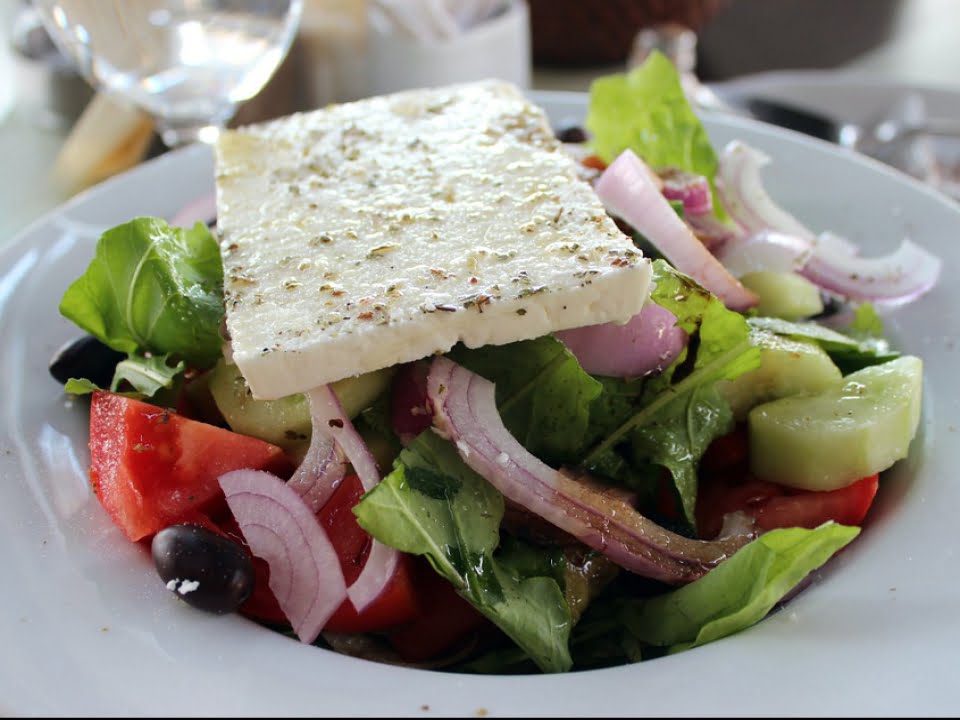 Salata pe care trebuie sa le incerci acum, dupa Sarbatori! E delicioasa si se gateste super rapid