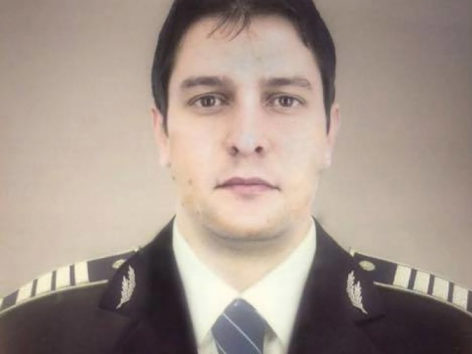 Reactia neasteptata a unui politist criminalist dupa ce a vazut „fluturasul” unui infirmier: „Mi-am luat galeata cu mop”