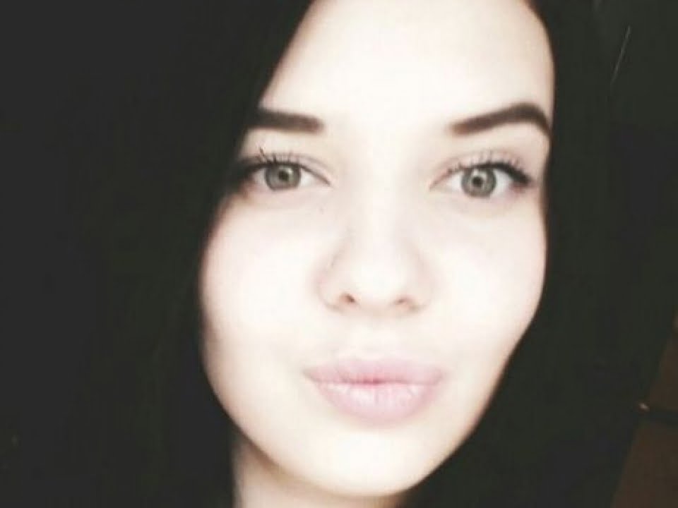 Maria a plecat la distractie si si-a lasat fiica de trei ani singura in casa! Bunica Irina a mers in vizita si a incremenit cand a gasit-o pe micuta: „Doamne, a uitat de ea cu saptamanile”