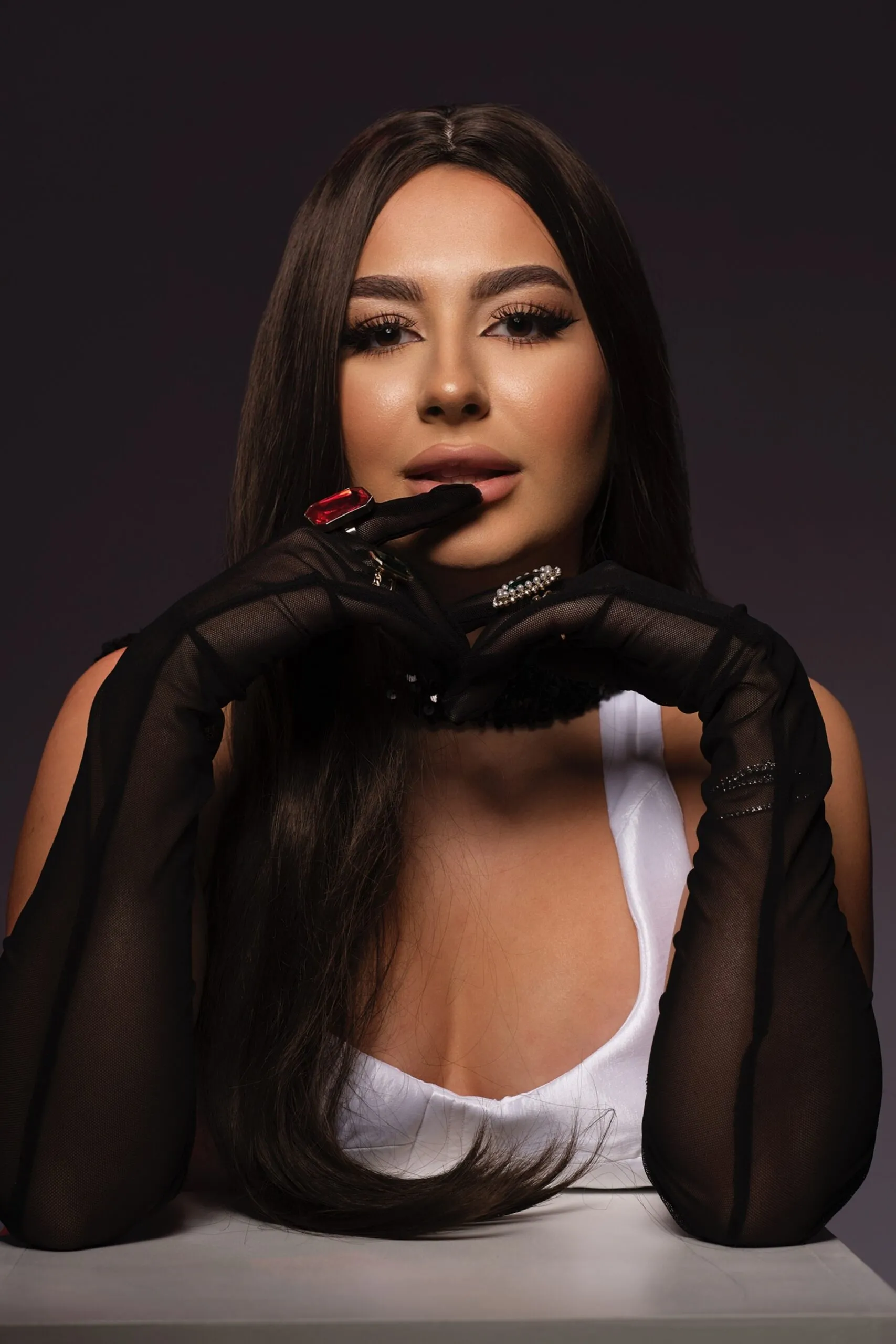 Andreea Corb sărbătorește 1 milion de followers pe TikTok și oferă 10.000 lei comunității ei din trei orașe din România