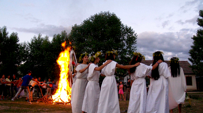 Sânzienele, tradiţii, obiceiuri. Semnul care îţI arată că vei avea noroc tot anul!