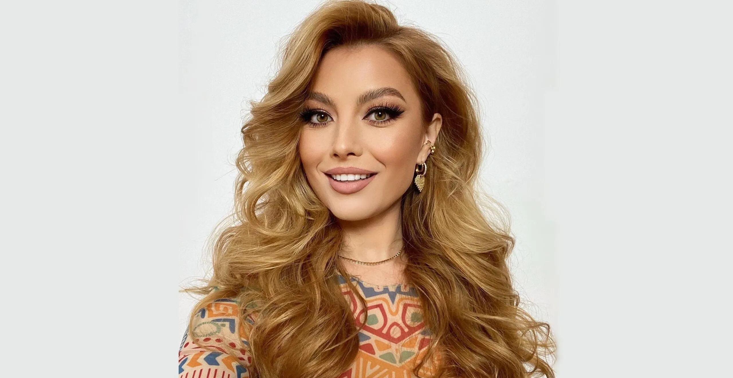 Elena Gheorghe, surpriză pentru copiii ei! I-a păcălit că merg undeva și au ajuns la Disneyland!!!