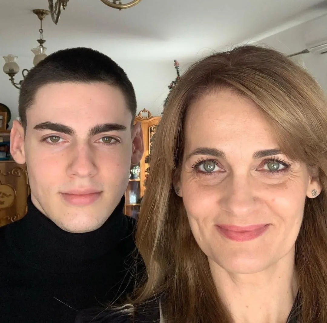 elvira deatcu si fiul cel mare, luca