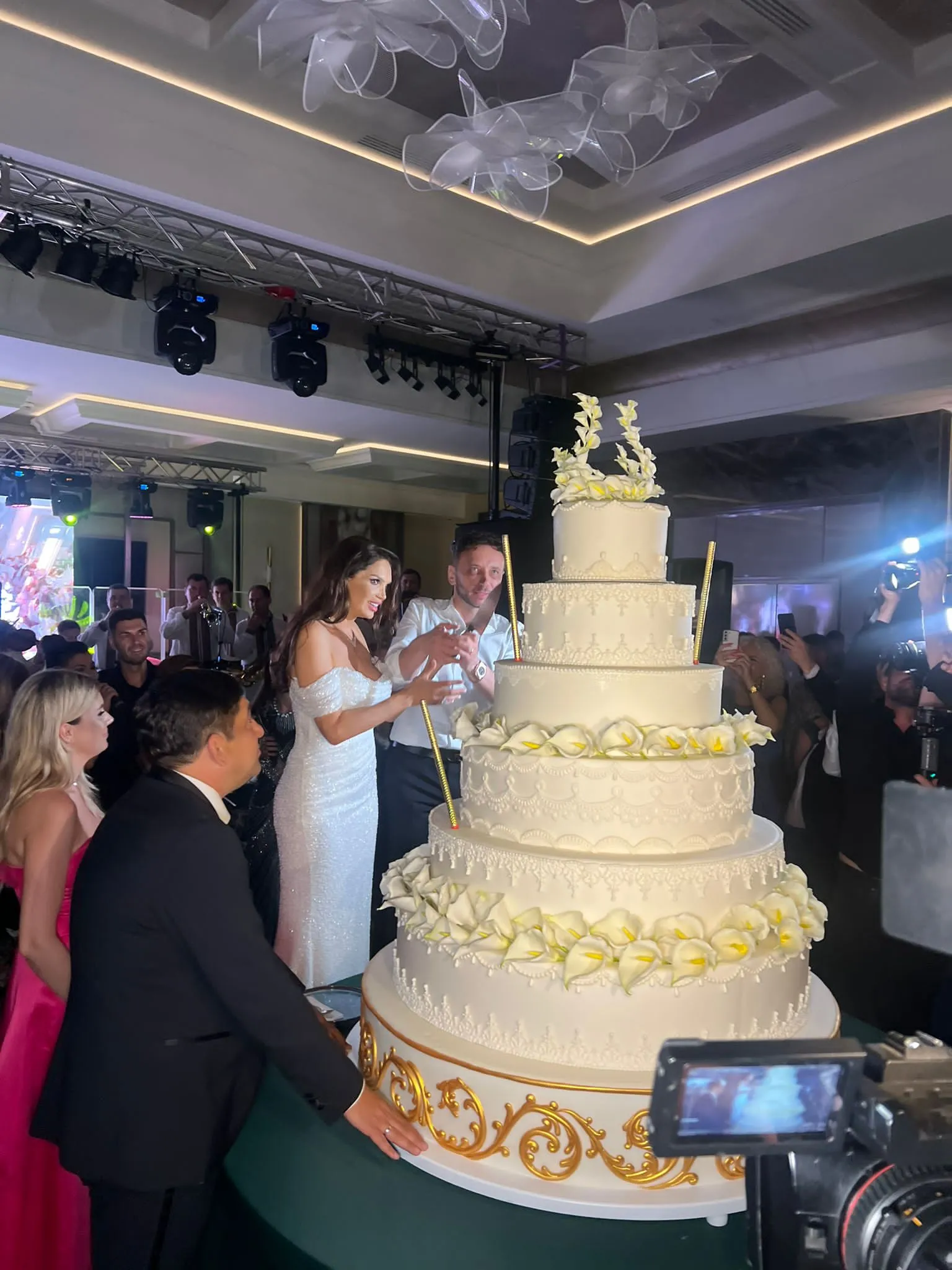 Cristina Spătar a avut nuntă cu 500 de invitați! I-au cântat Andra și Gabriel Dumitru