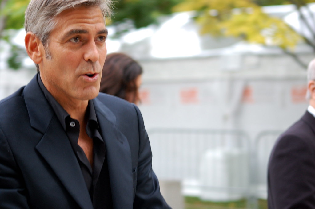 George Clooney lansează un nou film documentar