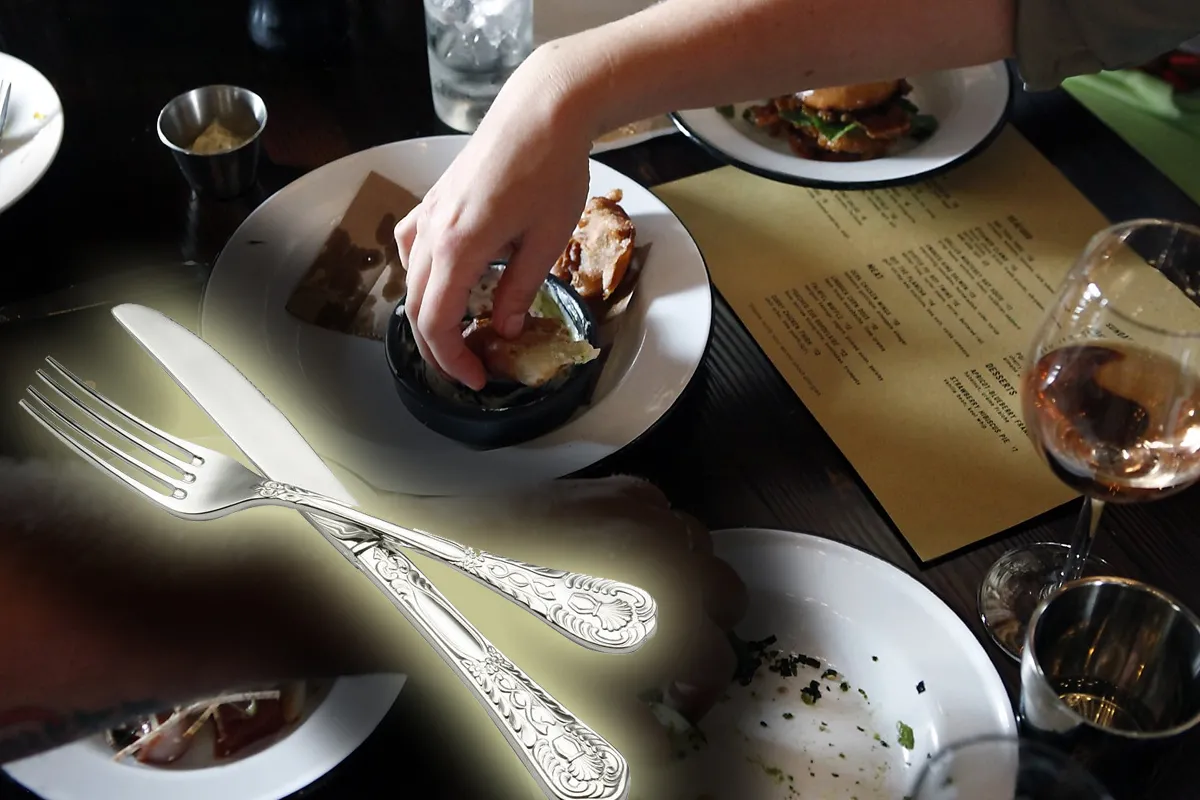 Bunele maniere: Cum să mănânci măslinele la restaurant