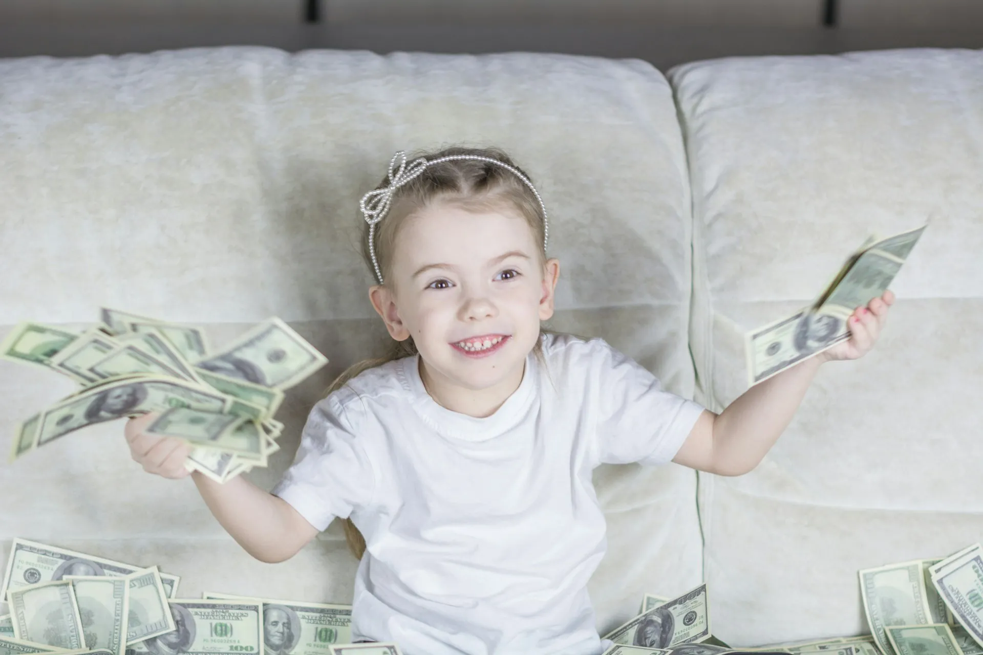 4 pași în educația financiară a copilului tău