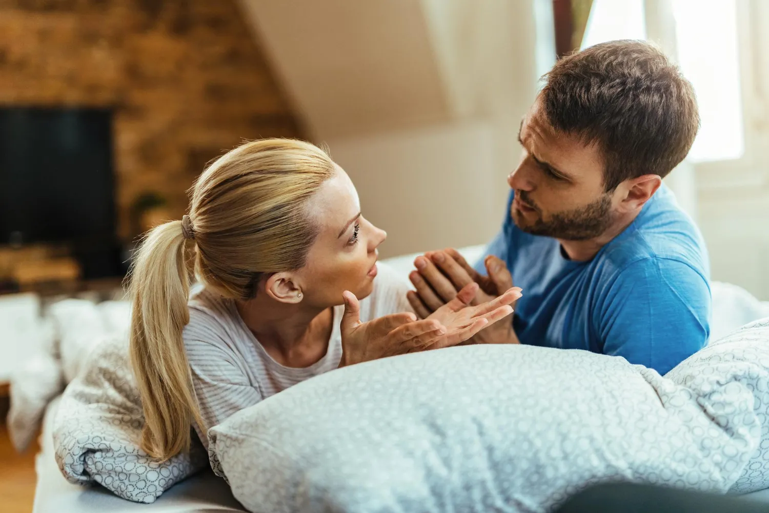 5 tehnici să aplanezi o ceartă în cuplu. Tu le știi?