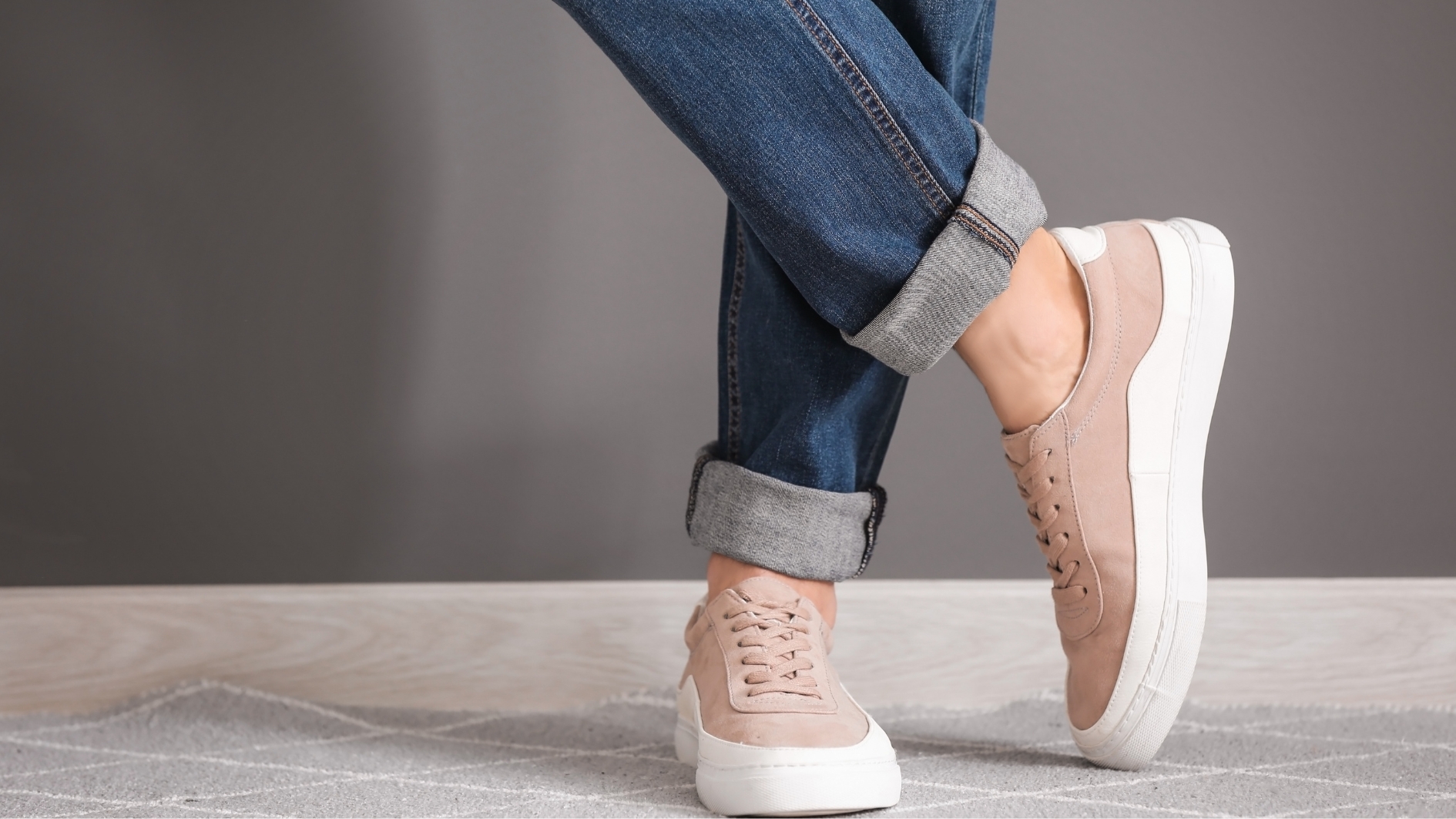 Încălțămintea casual: cum să o integrezi în ținute?