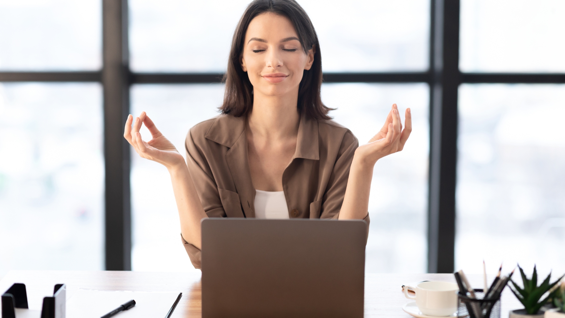 Exercițiile pentru respirație: Secretul unei echipe mai relaxate și productive la birou