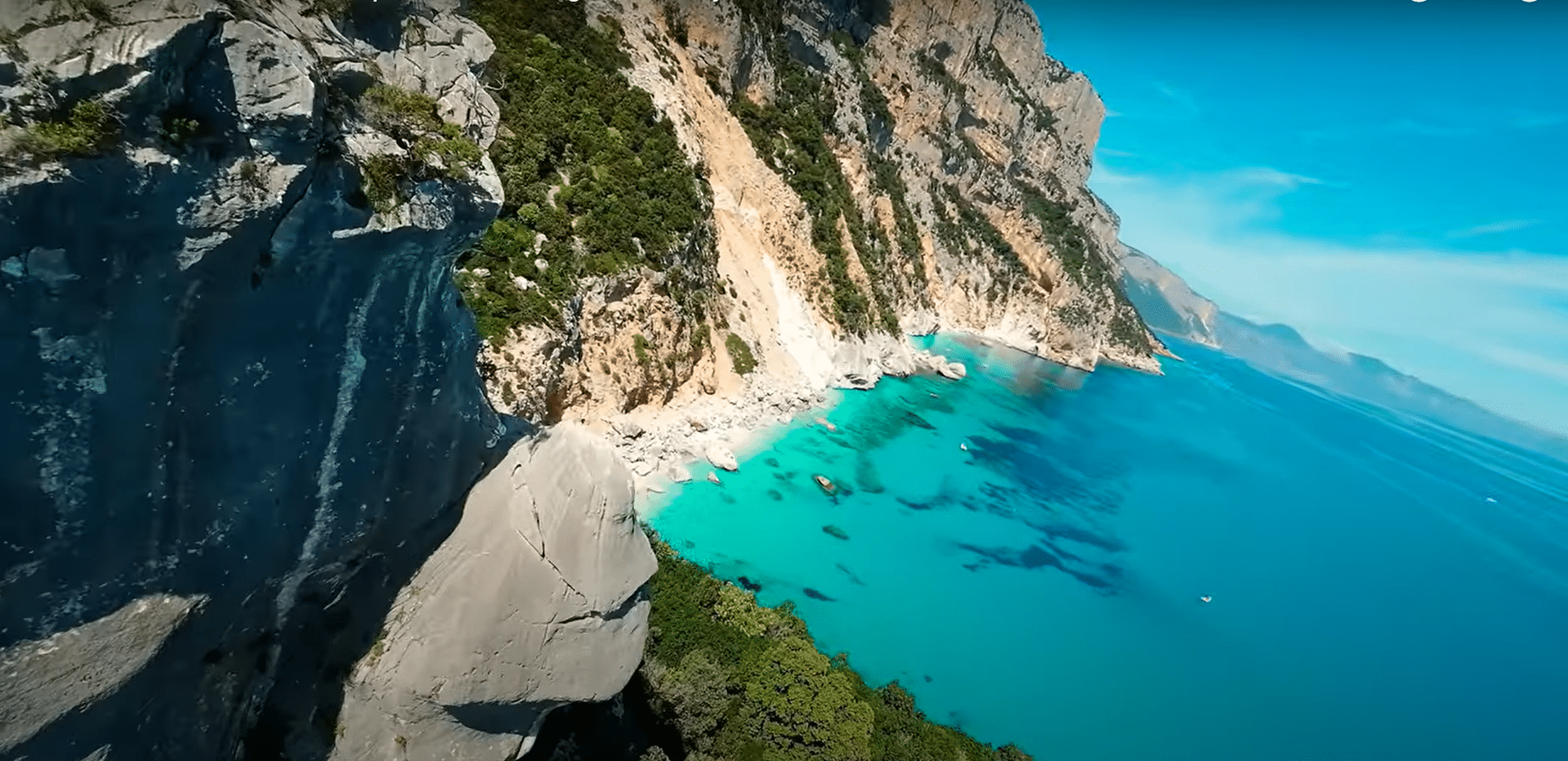 Cea mai spectaculoasă plajă de pe glob a fost desemnată. Descoperă locația și aspectul acesteia. VIDEO