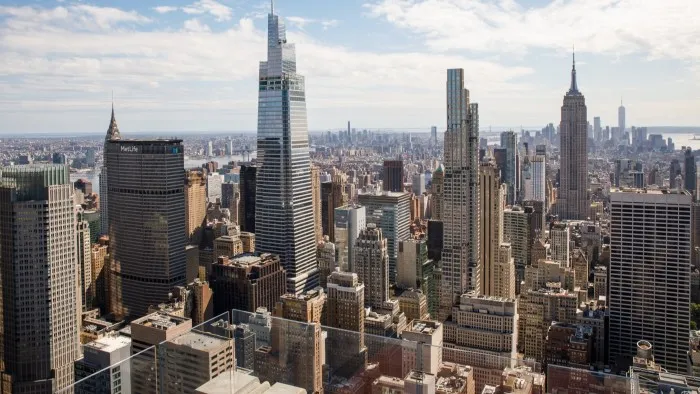 New York transformă clădirile de birouri abandonate în apartamente. Peste 17.000 de locuințe vor apărea în Manhattan