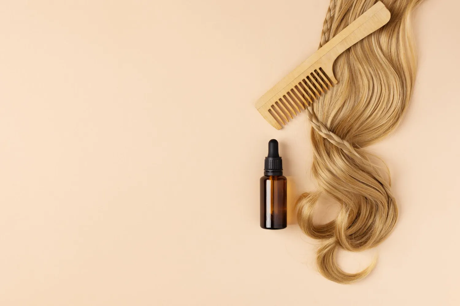 Îngrijirea părului împrumută strategiile din skincare, tendință numită skinificație