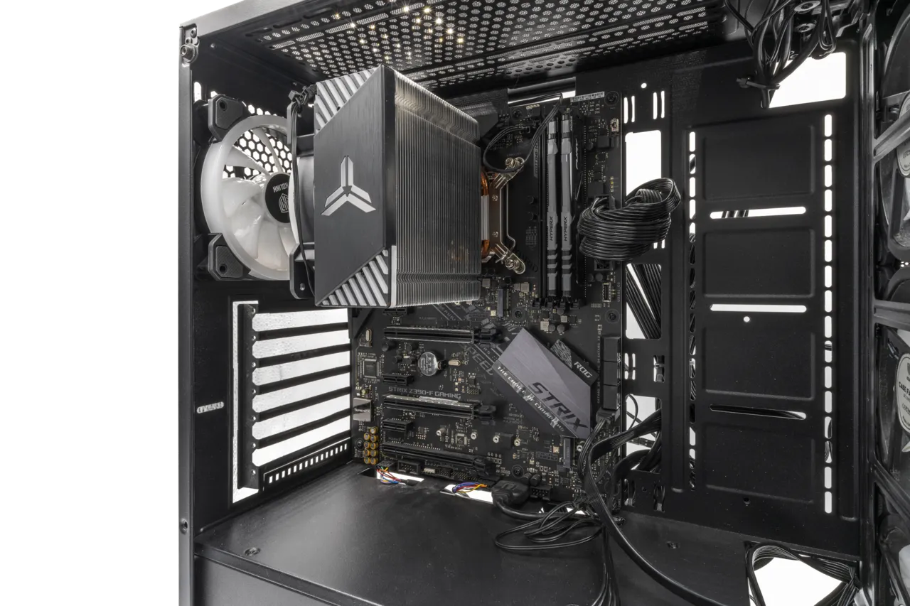 Top 10 sisteme PC de gaming gata asamblate pentru performanță maximă 2026