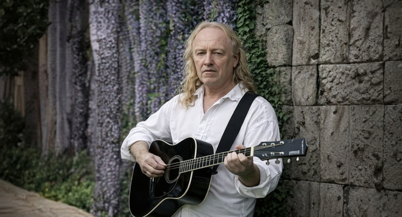 Ștefan Hrușcă revine cu turneul Un copac cu flori” în 8 orașe. Programul complet