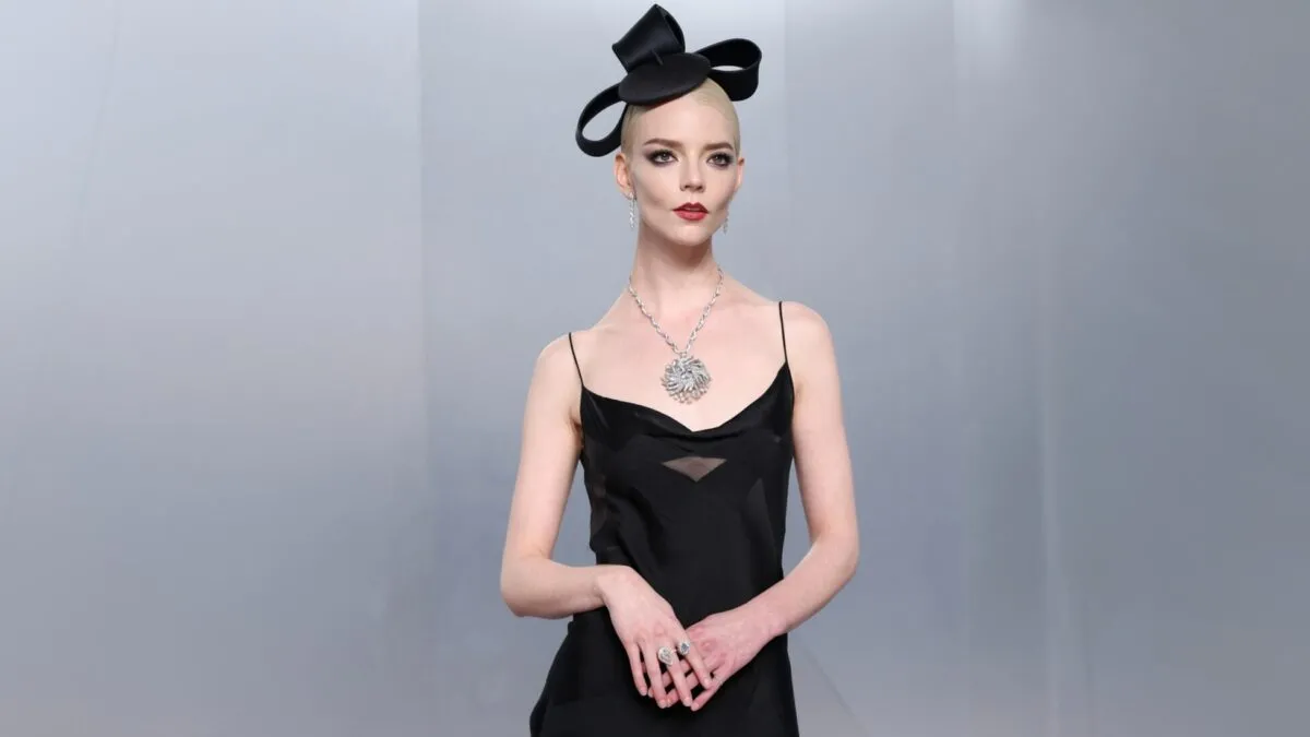 Anya Taylor-Joy a purtat un diamant de peste 16 carate la petrecerea Oscar 2026