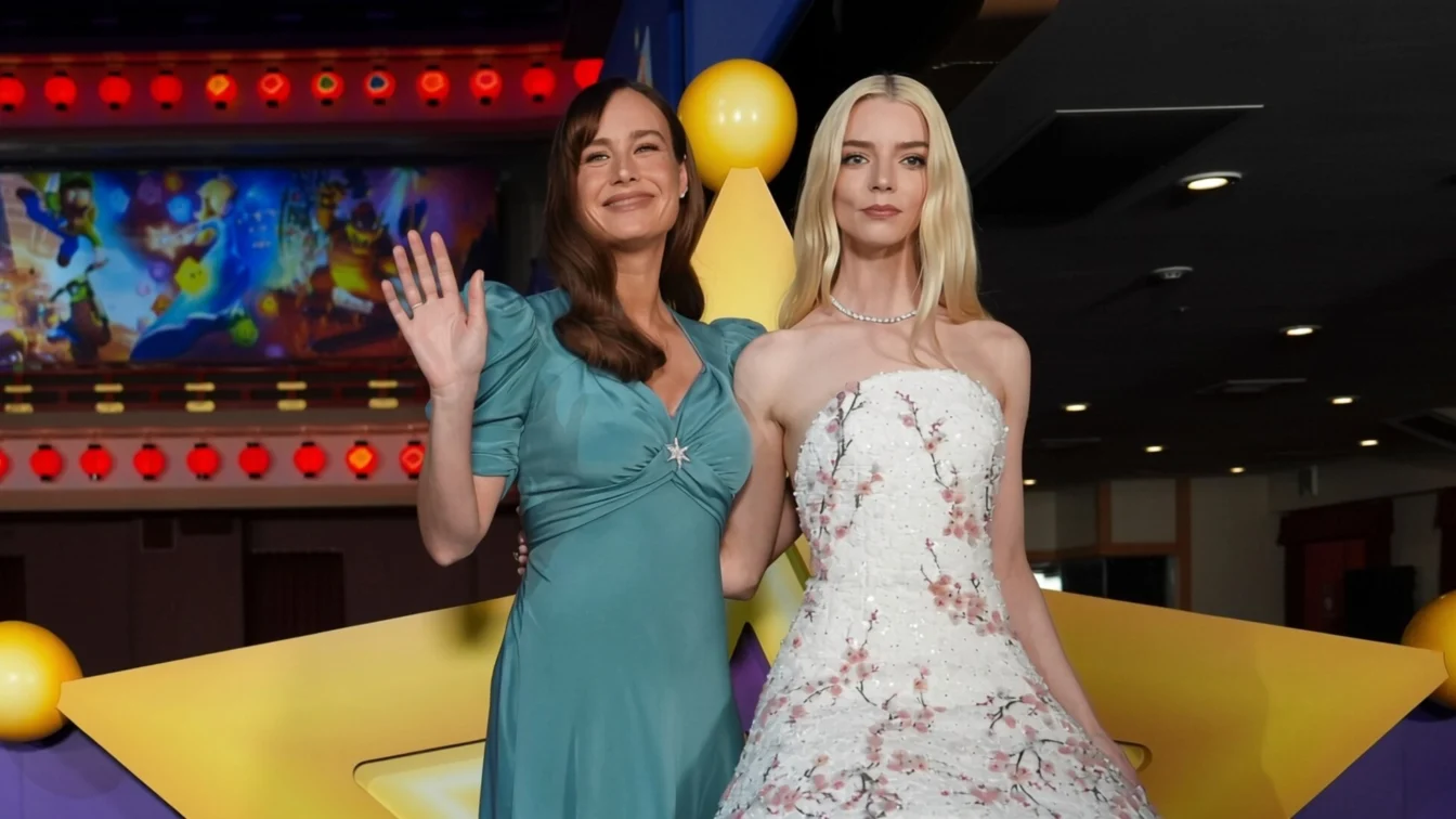 Anya Taylor-Joy în Dior și Brie Larson în Rodarte la premiera Super Mario