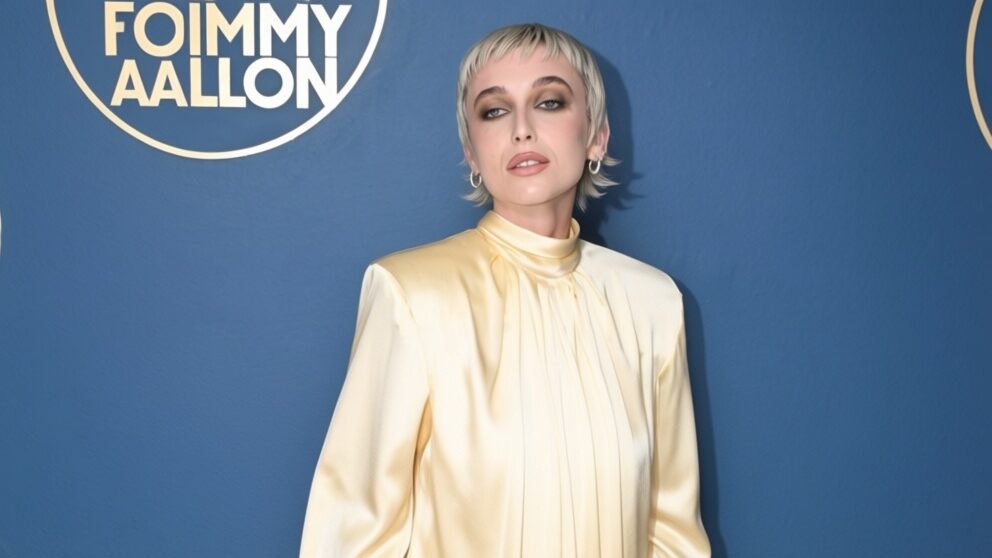 Emma Chamberlain, 24 de ani, renunță la pixie pentru un baby mullet îndrăzneț