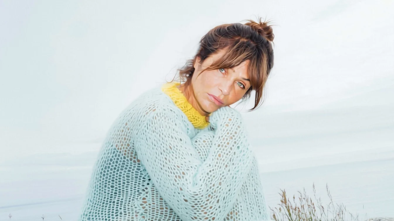 Helena Christensen lansează o colecție de tricotaje cu prețuri de până la 835 de dolari