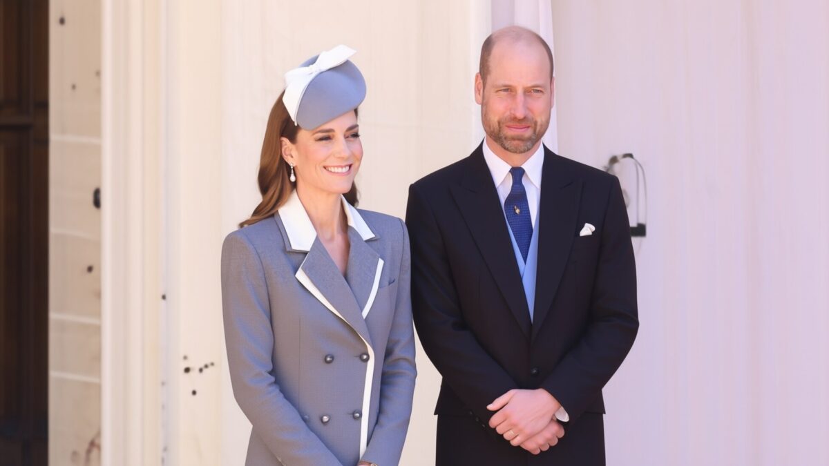 Kate Middleton onorează Nigeria într-un palton de designer britanico-nigerian