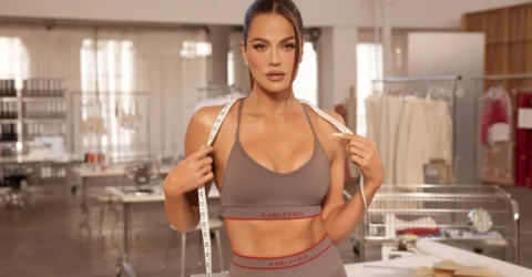 Khloé Kardashian și Fabletics lansează o colecție nouă cu 21 de piese